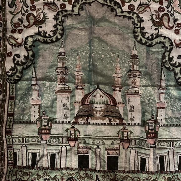 Prayer Rug - Picture 2 of 4